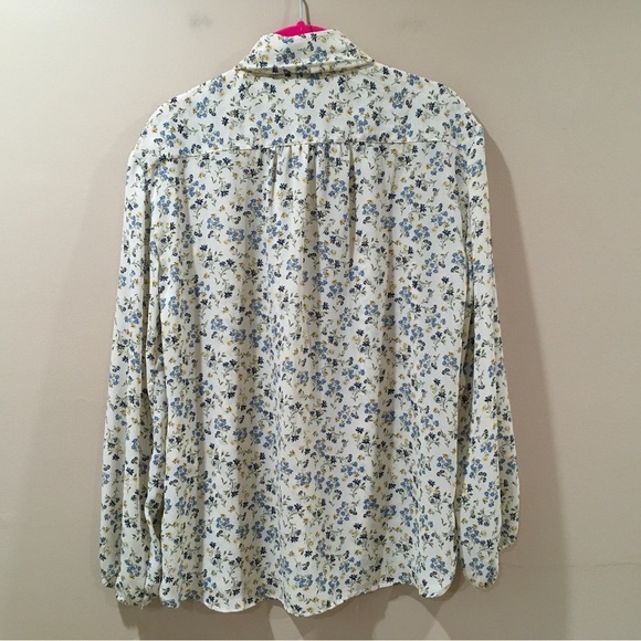 max studio Top Blouse Women’s Small floral Ivory Blue Button Boho Cottage - Picture 4 of 6